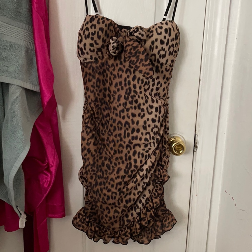 Leopard ruffled dress